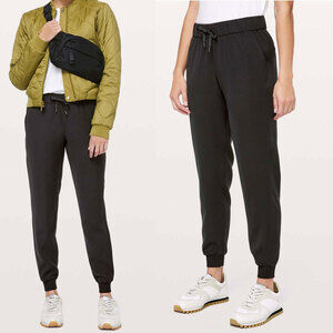 LULULEMON On The Fly Joggers with Pockets in Black Size 10